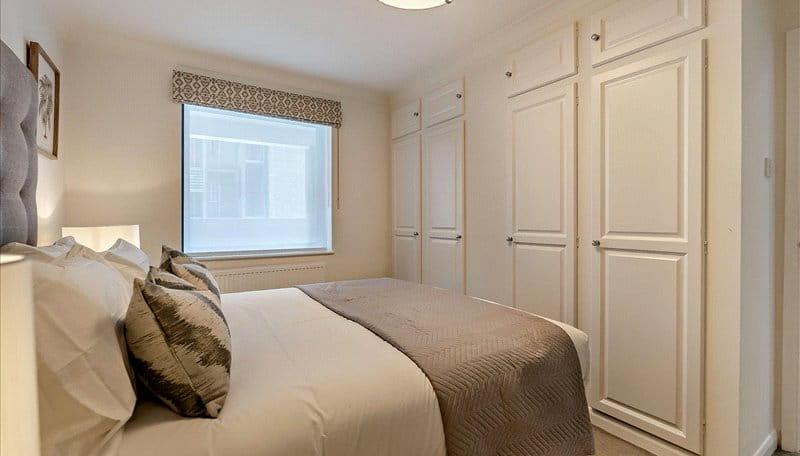 2 bedroom flat, Fulham Road, London SW3 - Available