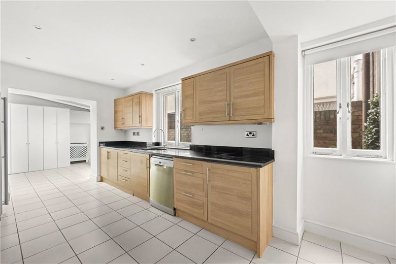 4 bedroom house, Donne Place, Chelsea SW3 - Available