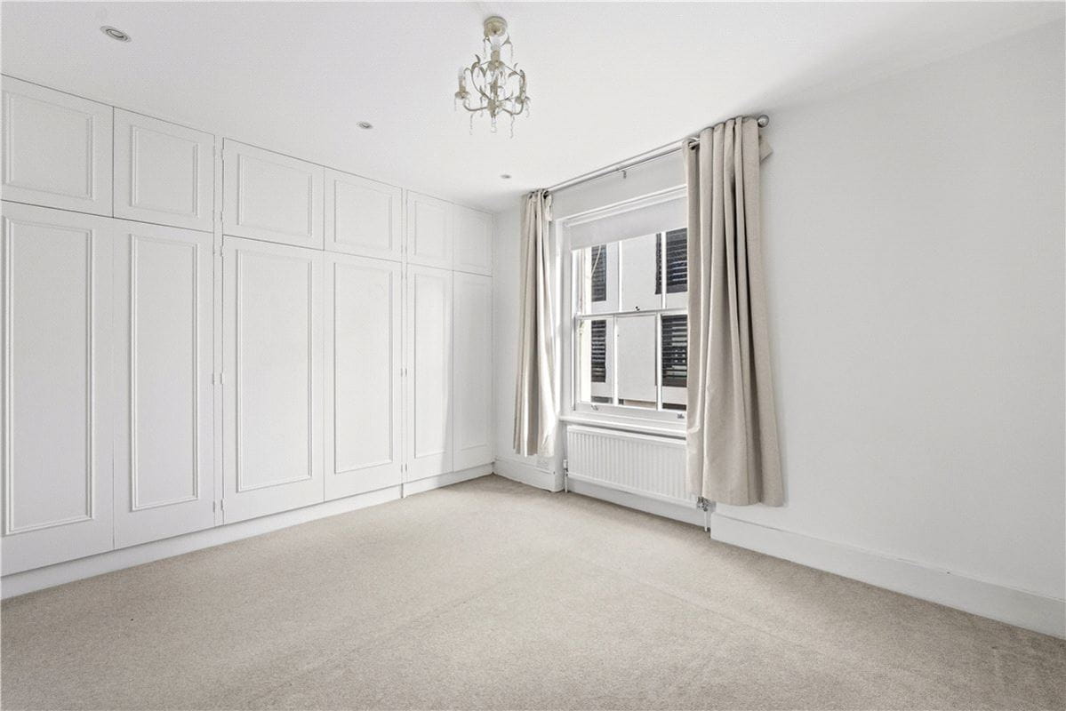 4 bedroom house, Donne Place, Chelsea SW3 - Available