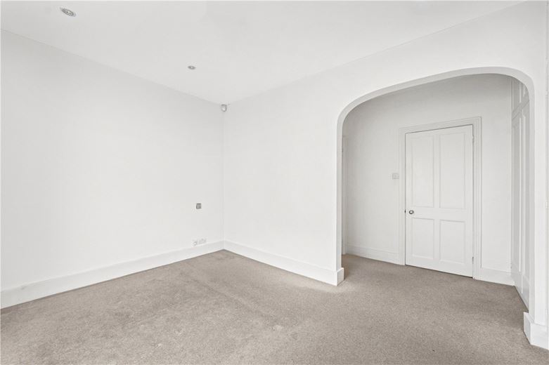 4 bedroom house, Donne Place, Chelsea SW3 - Available