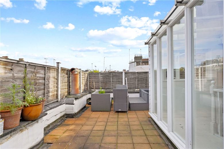 4 bedroom house, Donne Place, Chelsea SW3 - Available