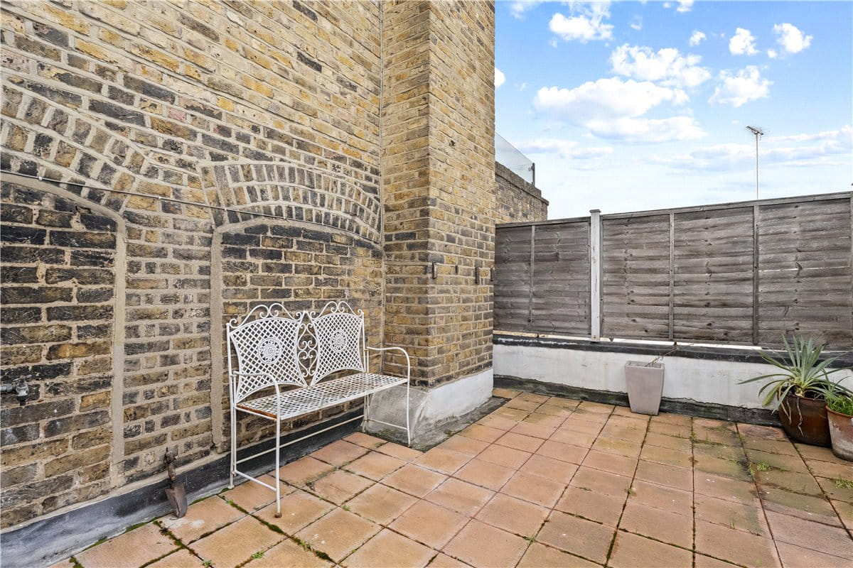 4 bedroom house, Donne Place, Chelsea SW3 - Available