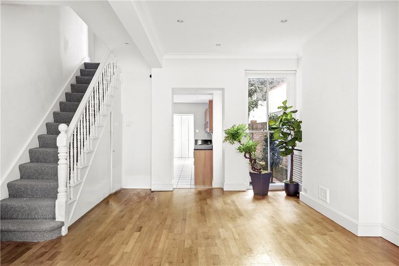 4 bedroom house, Donne Place, Chelsea SW3 - Available