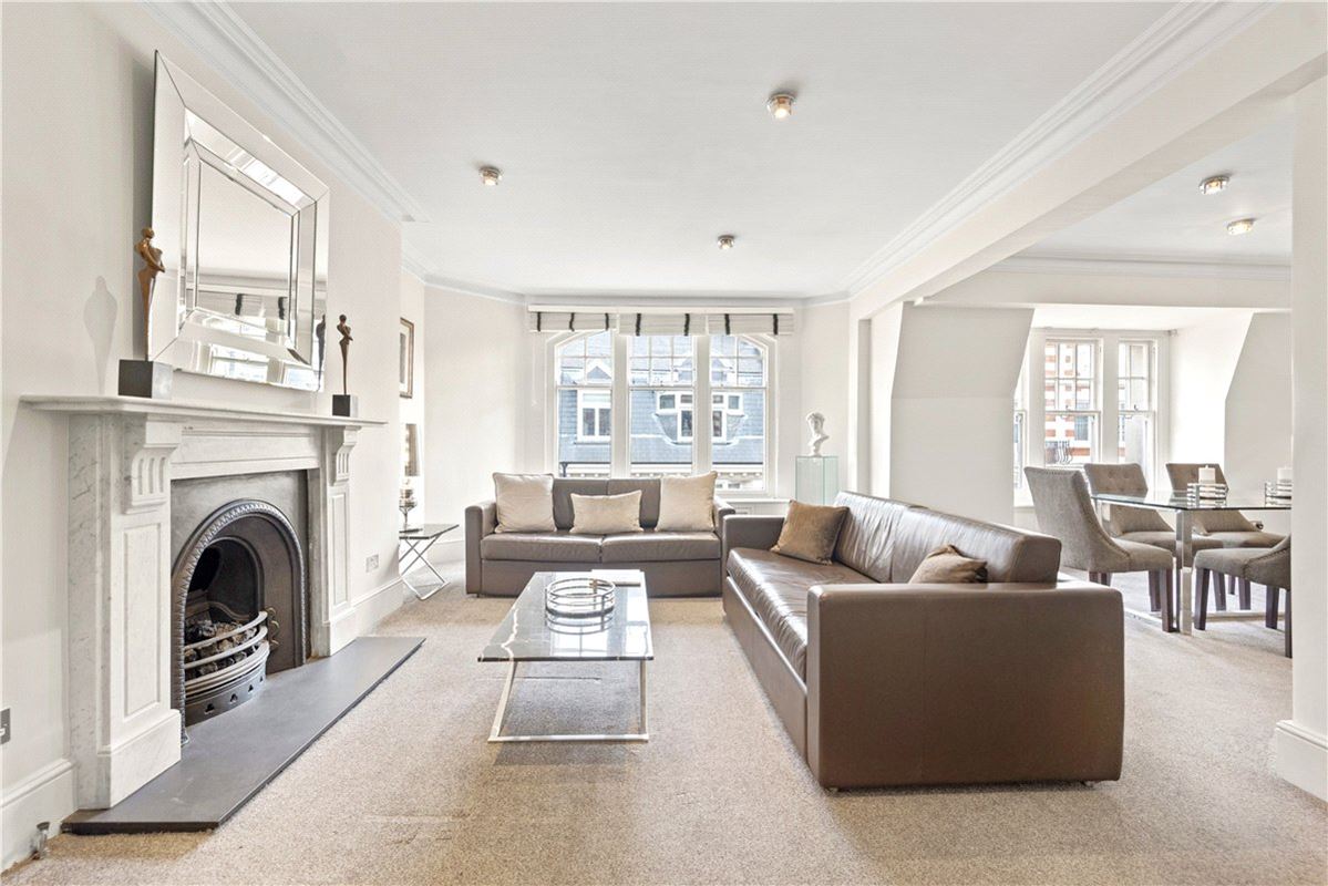 2 bedroom flat, Lincoln House, Basil Street SW3 - Available