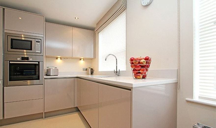 3 bedroom flat, Ennismore Gardens, London SW7 - Available