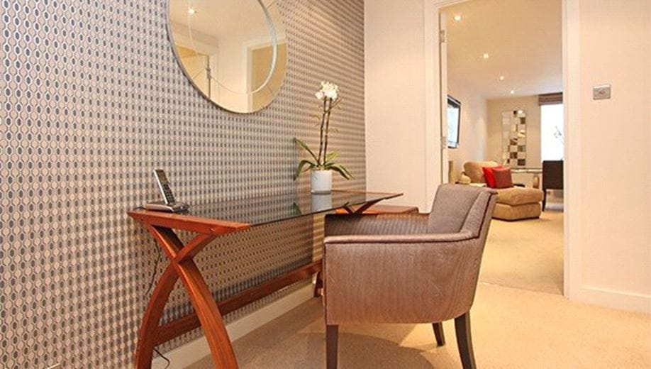 2 bedroom flat, Ebury Street, London SW1W - Available