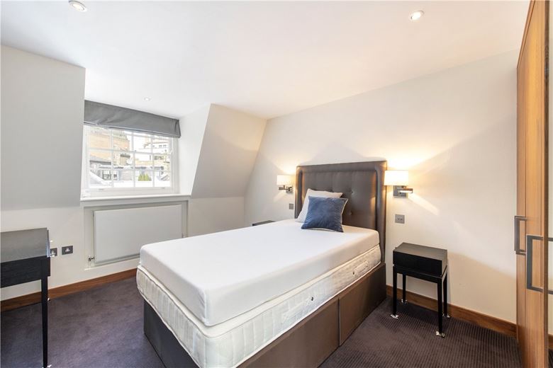 3 bedroom house, Wilton Row, Knightsbridge SW1X - Available