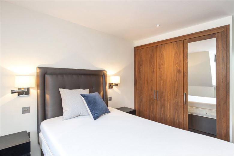 3 bedroom house, Wilton Row, Knightsbridge SW1X - Available