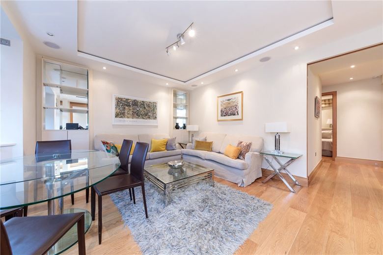 3 bedroom flat, Brompton Road, Knightsbridge SW3 - Available