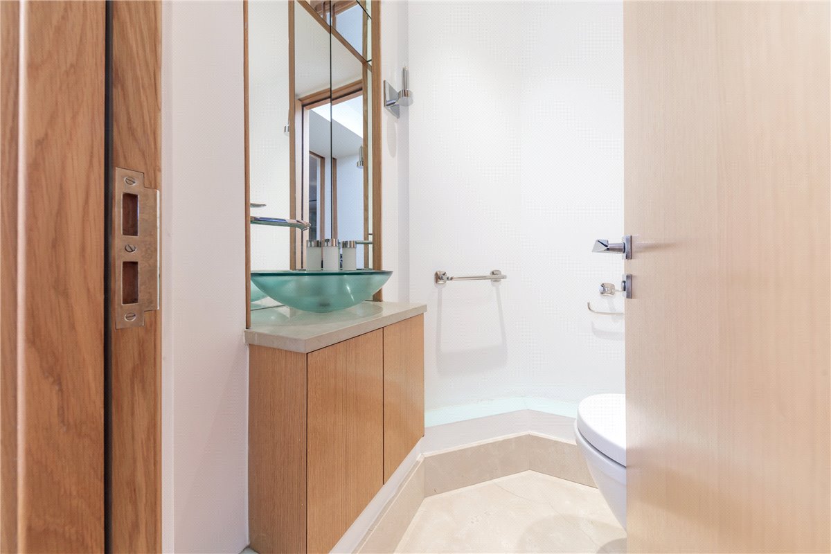 3 bedroom flat, Brompton Road, Knightsbridge SW3 - Available