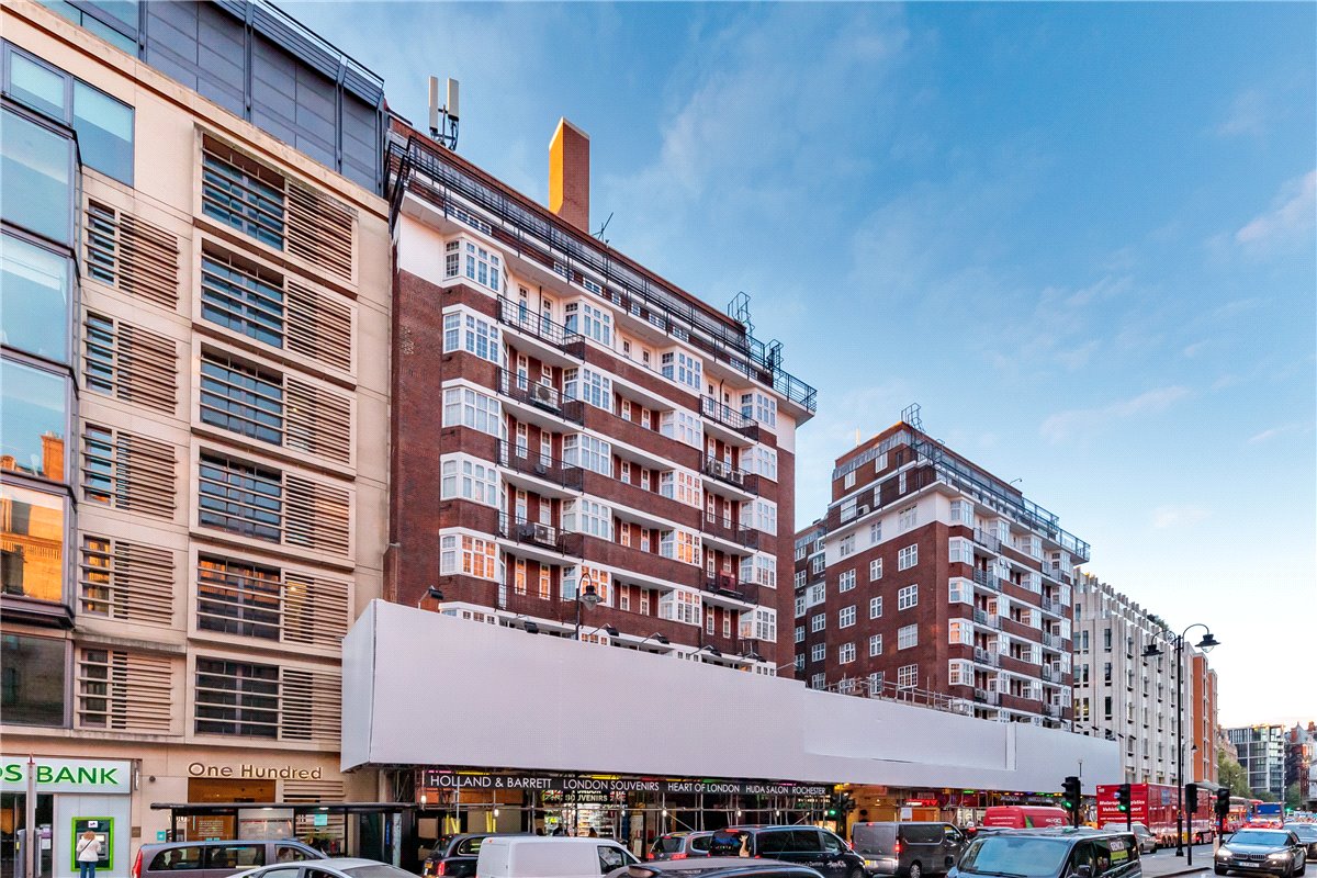 3 bedroom flat, Brompton Road, Knightsbridge SW3 - Available