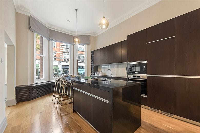 3 bedroom maisonette, Egerton Gardens, Knightsbridge SW3 - Available