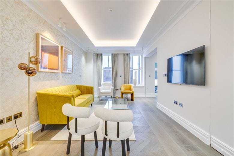 4 bedroom house, Queens Gate Mews, South Kensington SW7 - Available