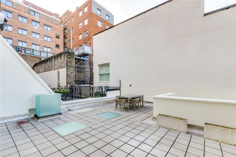 2 bedroom flat, Queen's Gate, South Kensington SW7 - Available