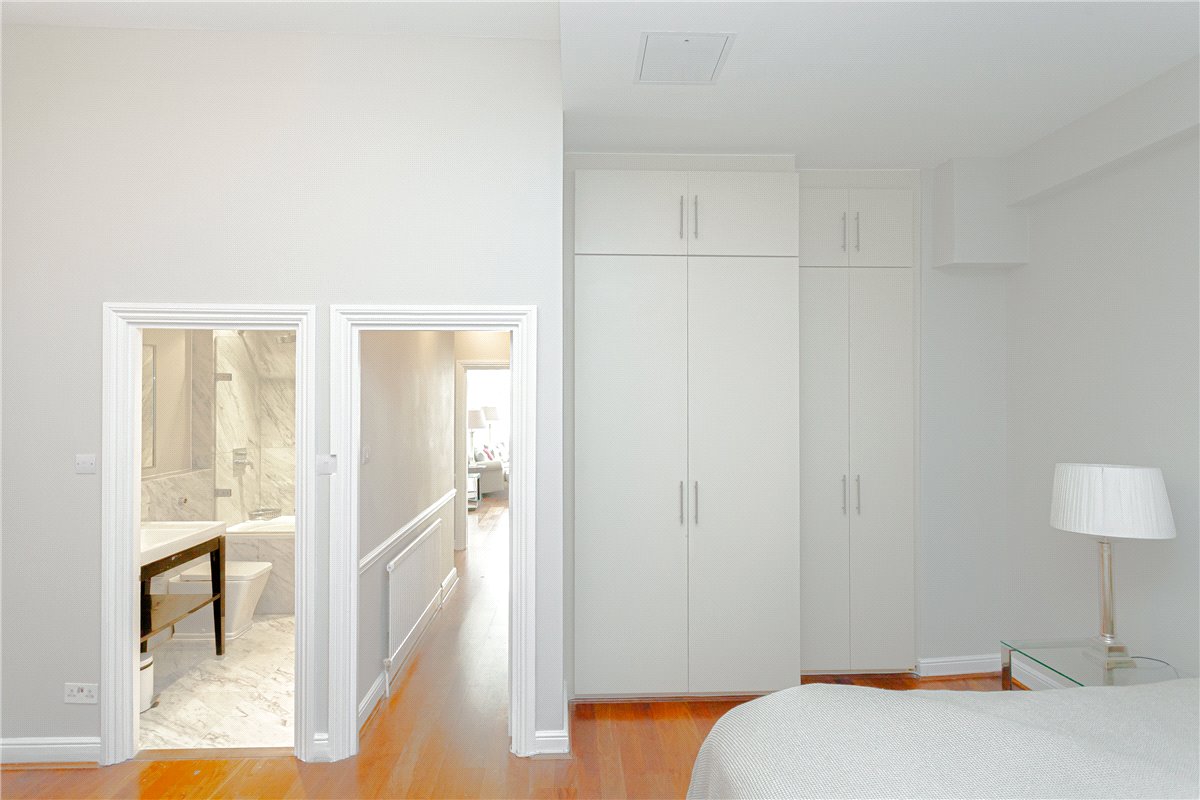 2 bedroom flat, Princes Gate, South Kensington SW7