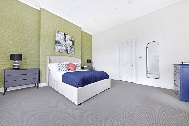 4 bedroom house, St Lawrence Terrace, North Kensington W10 - Available