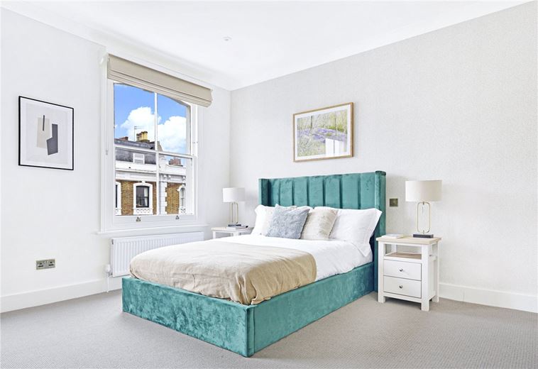 4 bedroom house, St Lawrence Terrace, North Kensington W10 - Available