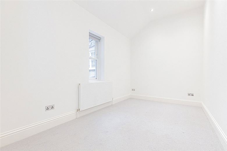 2 bedroom house, Egerton Gardens Mews, Knightsbridge SW3 - Available