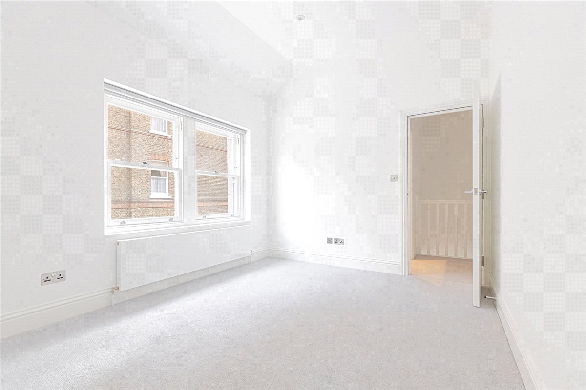 2 bedroom house, Egerton Gardens Mews, Knightsbridge SW3 - Available