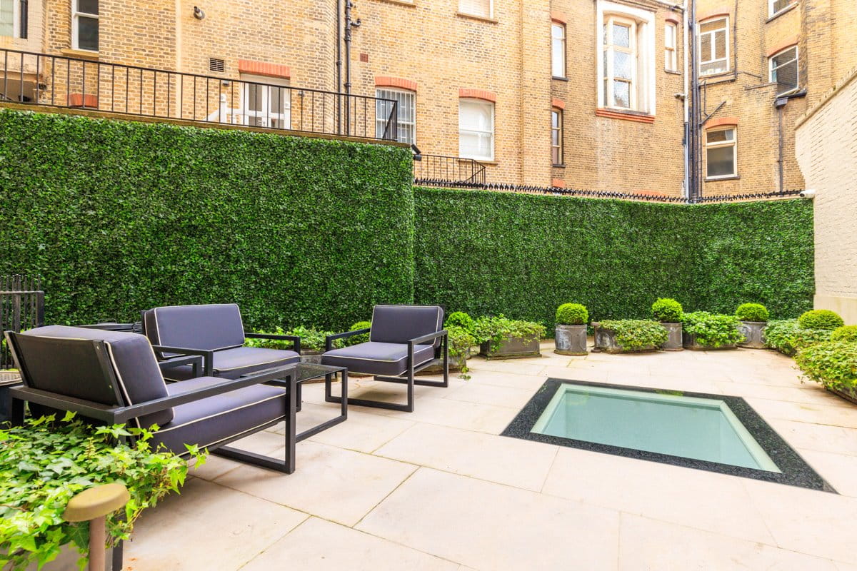 3 bedroom flat, Pont Street, Knightsbridge SW1X - Available
