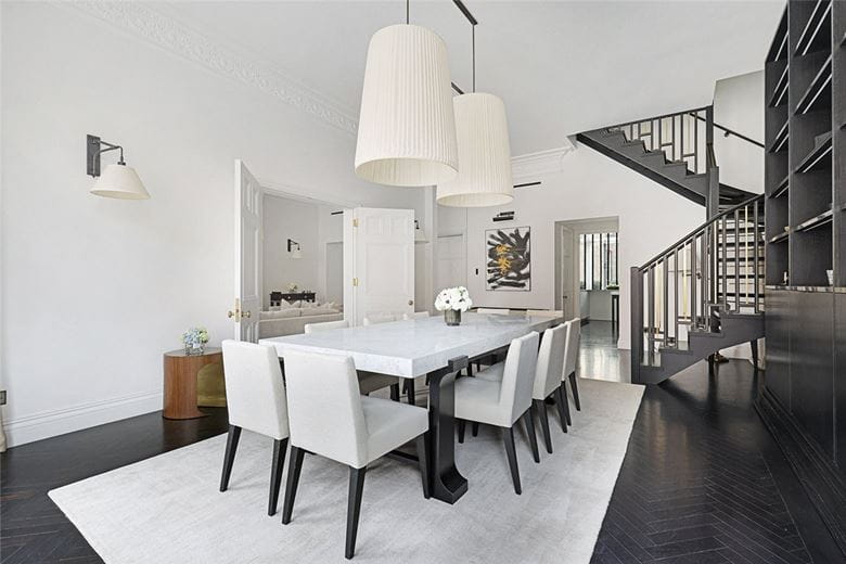 3 bedroom flat, Pont Street, Knightsbridge SW1X - Available