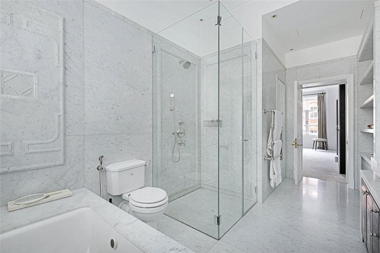 3 bedroom flat, Pont Street, Knightsbridge SW1X - Available