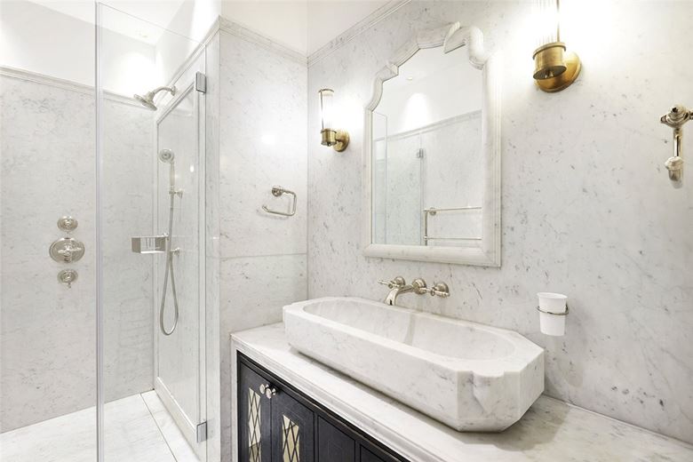 3 bedroom flat, Pont Street, Knightsbridge SW1X - Available