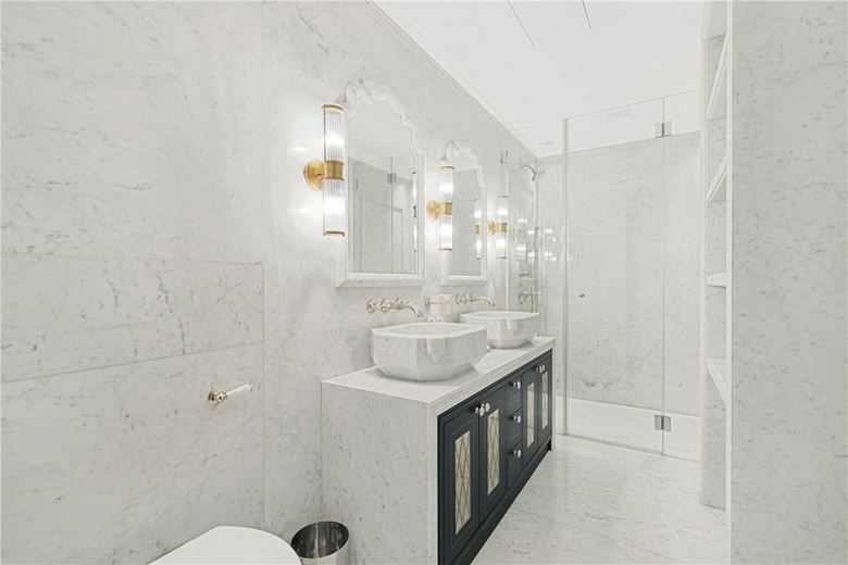 3 bedroom flat, Pont Street, Knightsbridge SW1X - Available