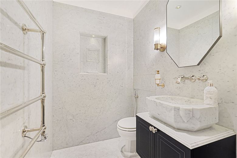 3 bedroom flat, Pont Street, Knightsbridge SW1X - Available