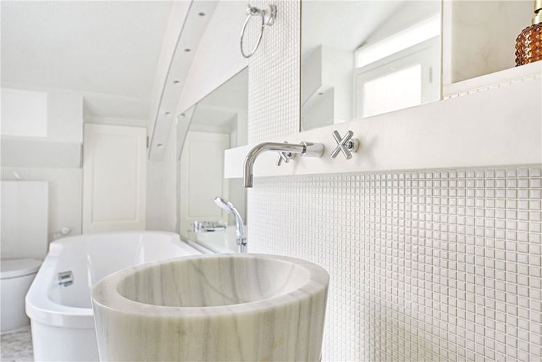 3 bedroom flat, Rosary Gardens, South Kensington SW7 - Available