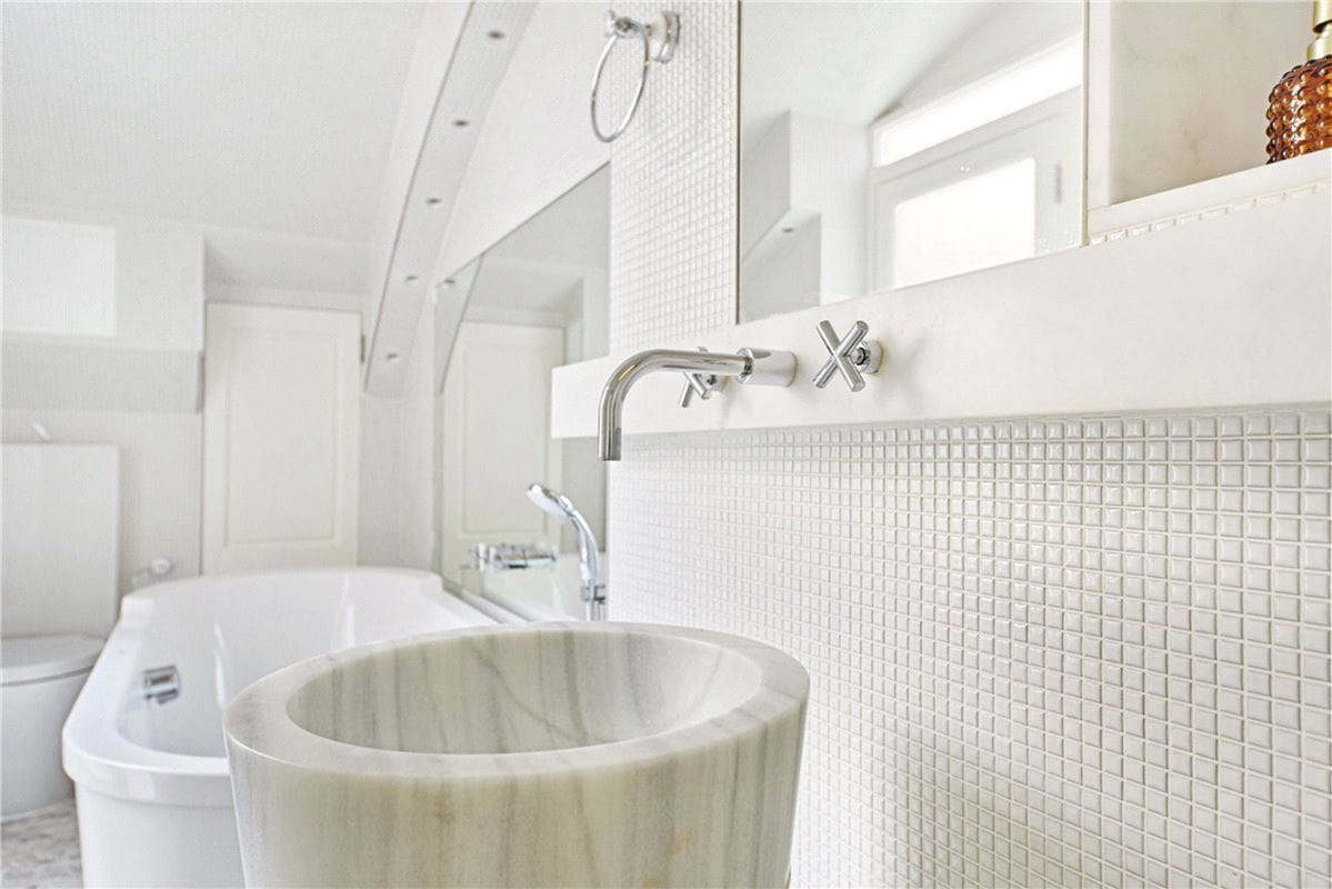 3 bedroom flat, Rosary Gardens, South Kensington SW7 - Available