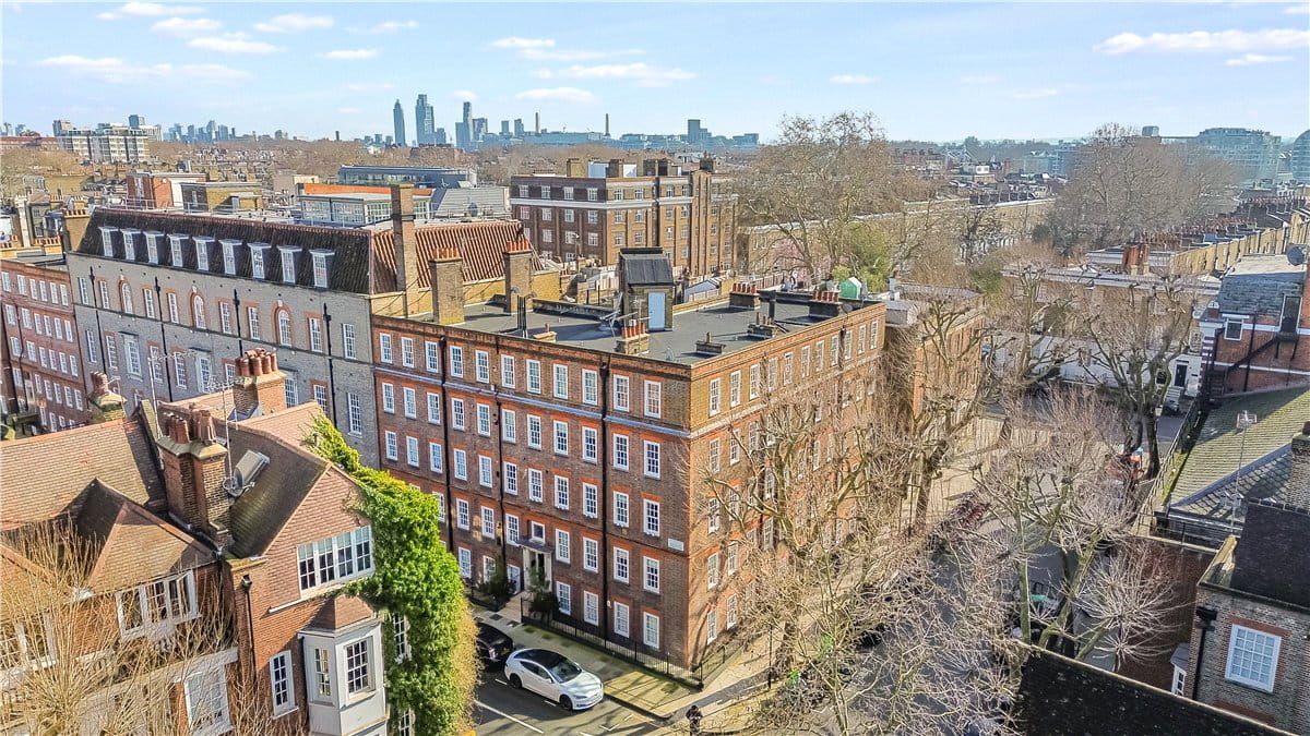 1 bedroom flat, Mallord Street, Chelsea SW3 - Available