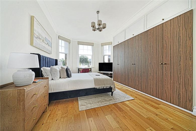 5 bedroom flat, Oakwood Court, Holland Park W14 - Available