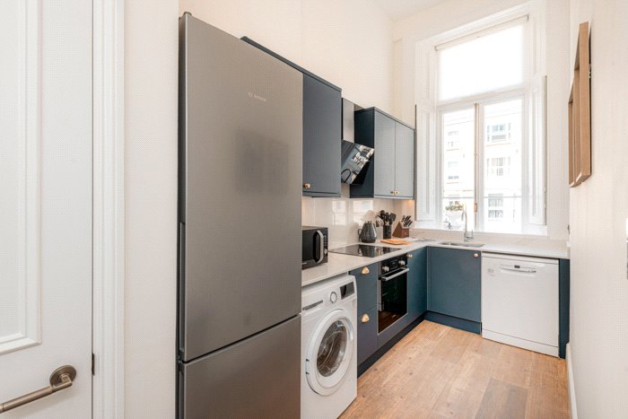2 bedroom flat, Lexham Gardens, Kensington W8 - Available