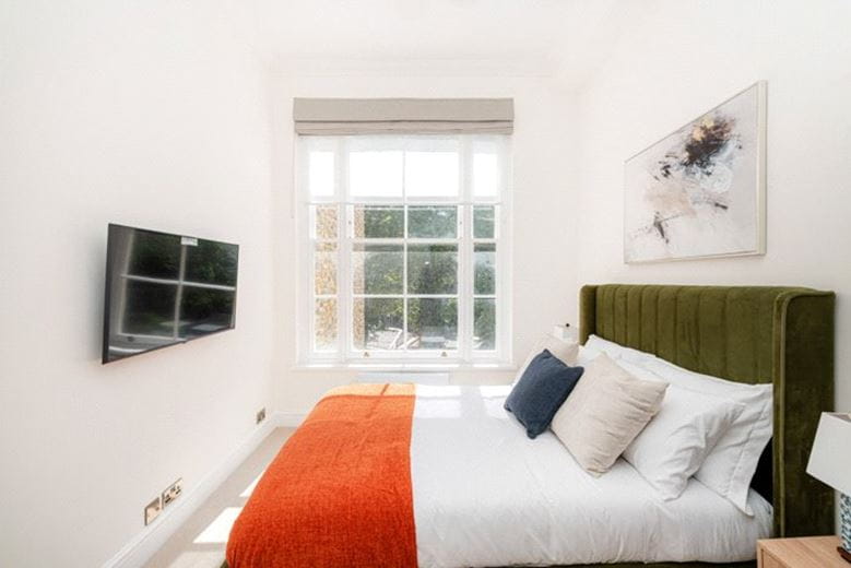 2 bedroom flat, Lexham Gardens, Kensington W8 - Available