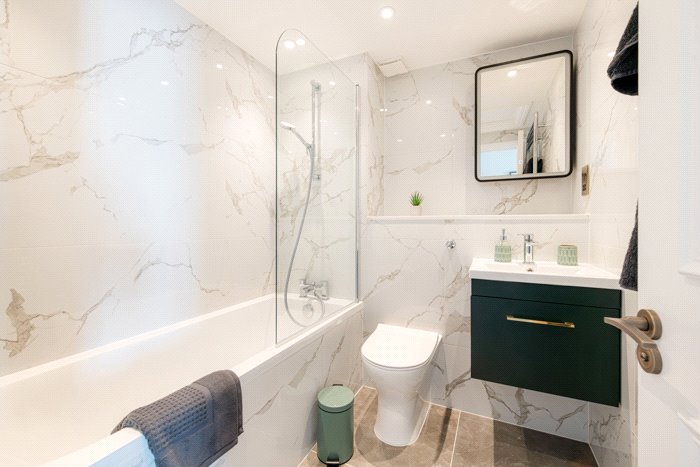 2 bedroom flat, Lexham Gardens, Kensington W8 - Available