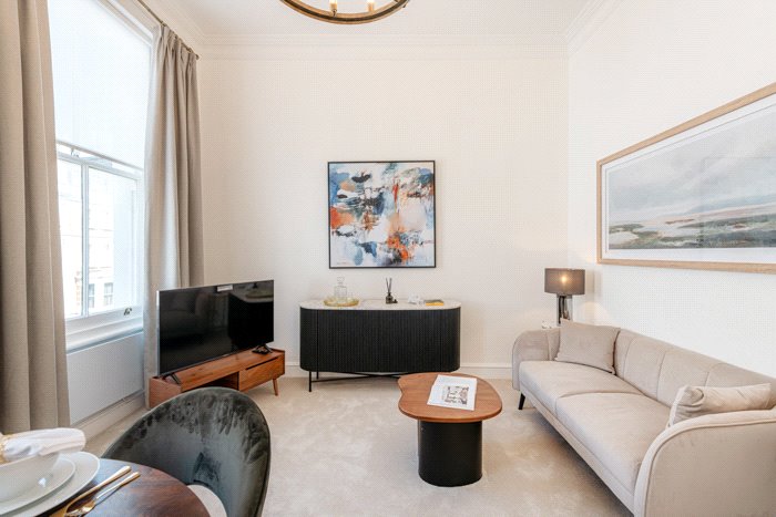 2 bedroom flat, Lexham Gardens, Kensington W8 - Available