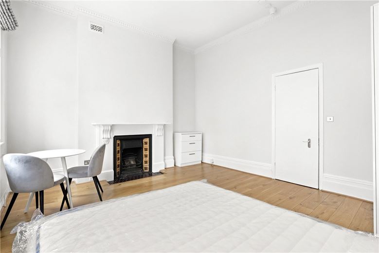  bedroom flat, Egerton Gardens, Knightsbridge SW3 - Let Agreed