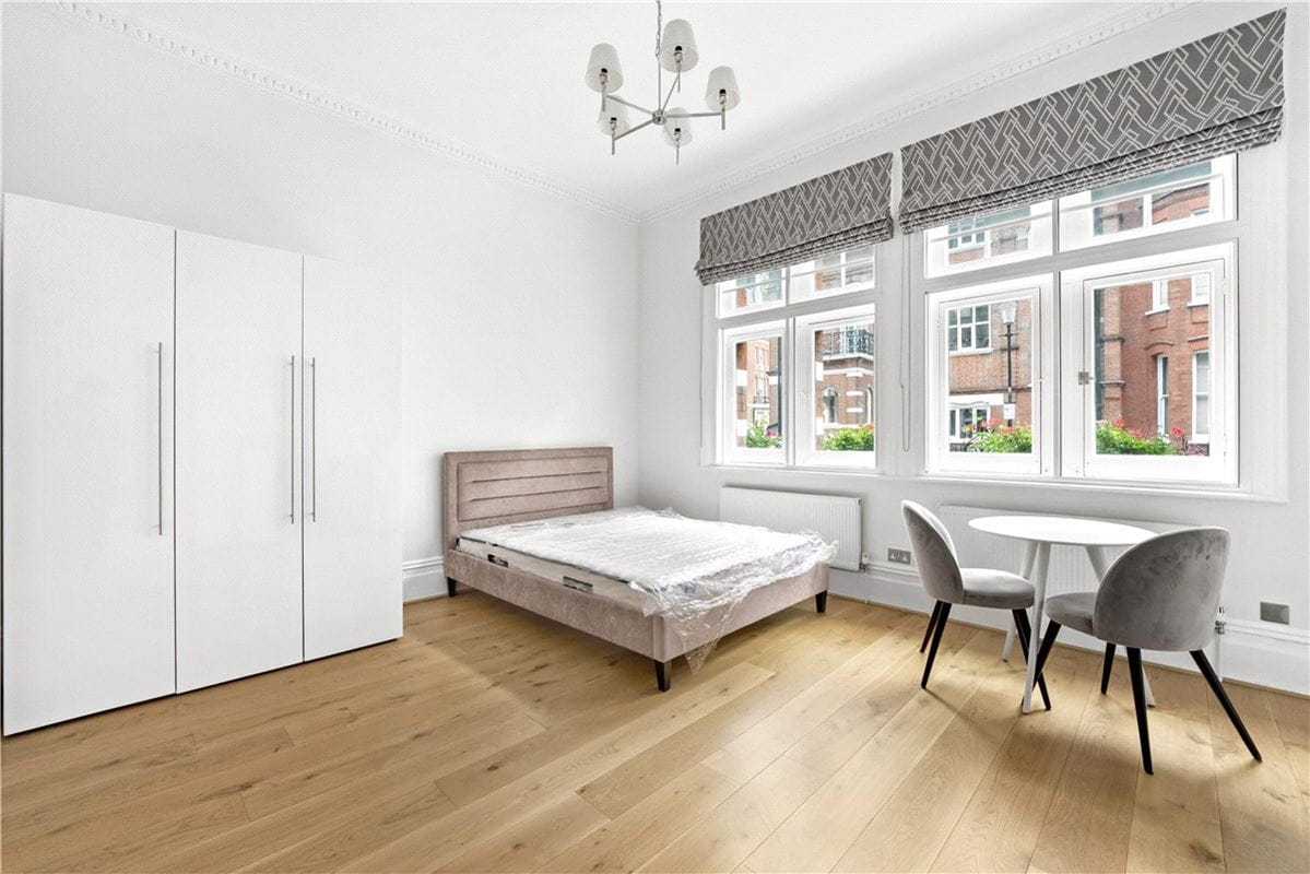 bedroom flat, Egerton Gardens, Knightsbridge SW3 - Let Agreed