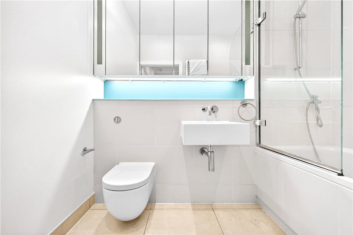 1 bedroom flat, Brompton Road, Knightsbridge SW3 - Available