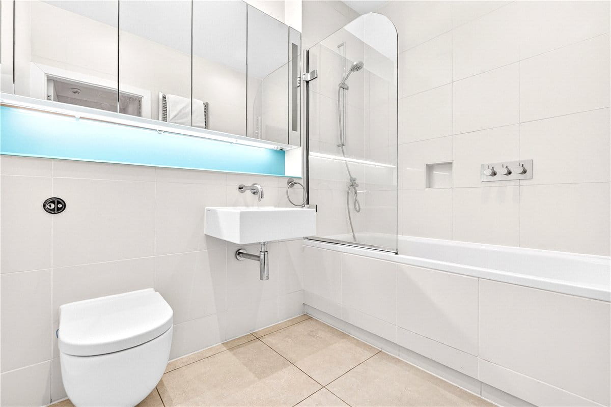 1 bedroom flat, Brompton Road, Knightsbridge SW3 - Available