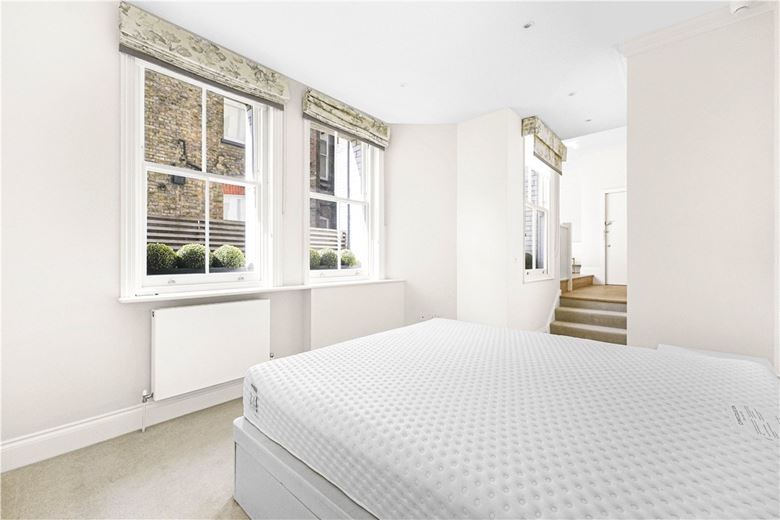 1 bedroom flat, Egerton Gardens Mews, Knightsbridge SW3 - Available