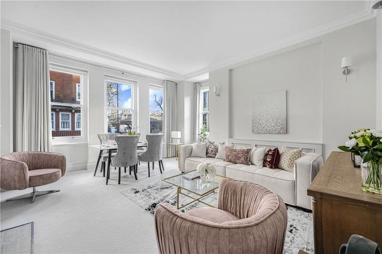 3 bedroom maisonette, Ormonde Gate, Chelsea SW3 - Available
