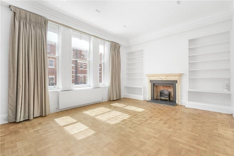3 bedroom flat, Egerton Gardens, Knightsbridge SW3 - Available