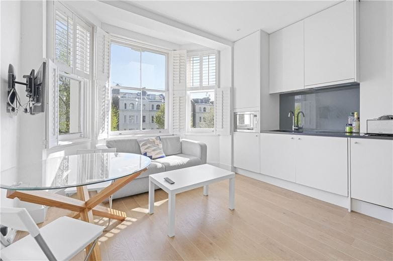  bedroom flat, Colville Gardens, Notting Hill W11 - Available