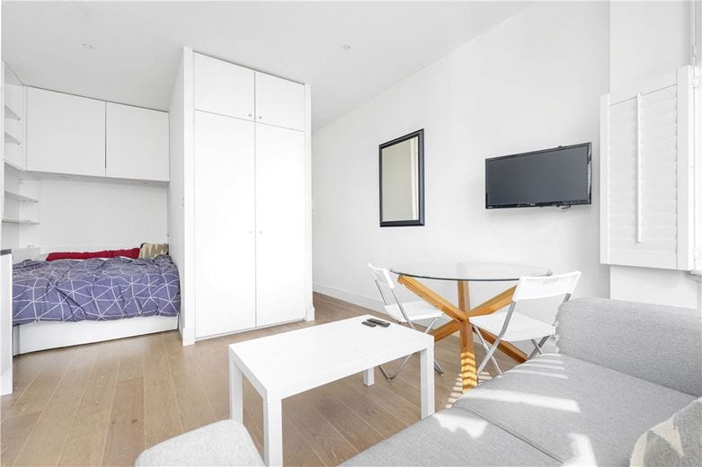  bedroom flat, Colville Gardens, Notting Hill W11 - Available