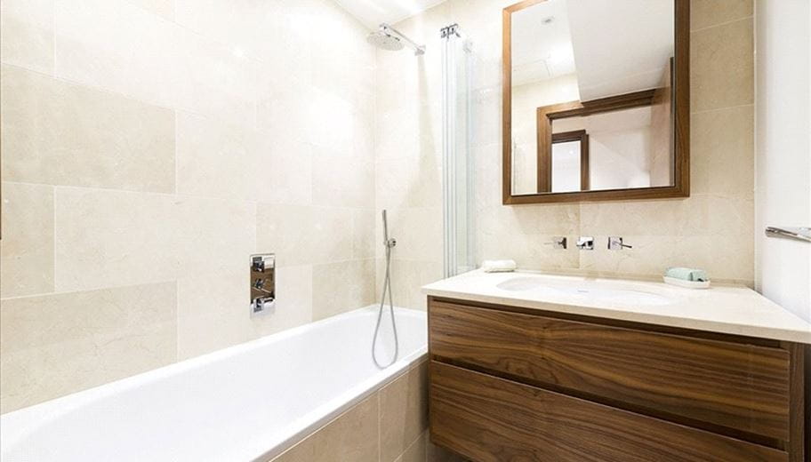  bedroom flat, Kensington Gardens Square, London W2 - Available
