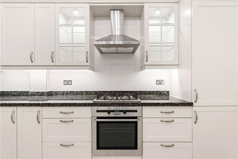 3 bedroom maisonette, Egerton Gardens, Knightsbridge SW3 - Available