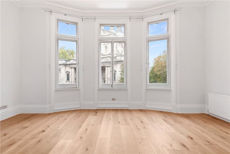 3 bedroom maisonette, Egerton Gardens, Knightsbridge SW3 - Available