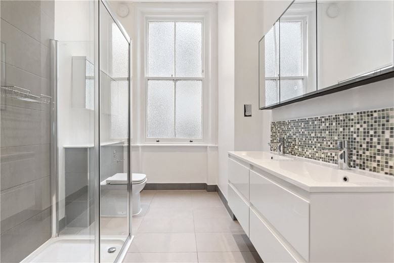 3 bedroom maisonette, Egerton Gardens, Knightsbridge SW3 - Available